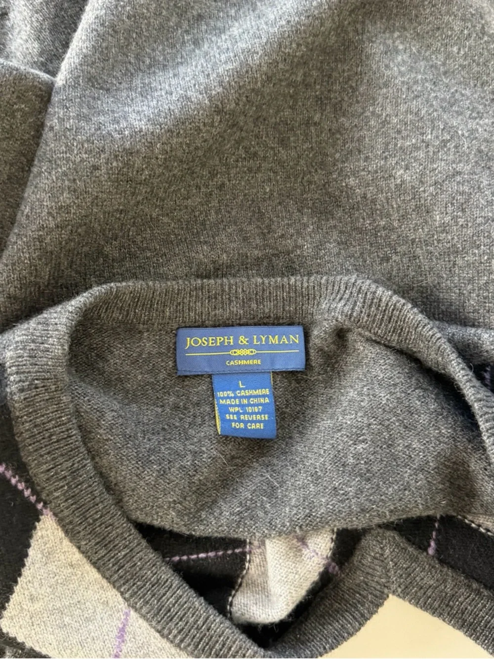 Joseph & Lyman 100% Cashmere Argyle V-Neck Sweater Gray Black Large. - Picture 8 of 12